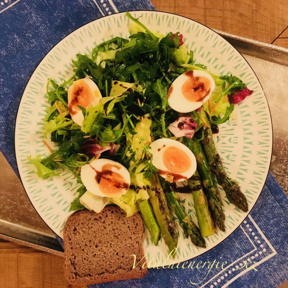 Jak zhubnout v menopauze - Chřestový salát s vejci